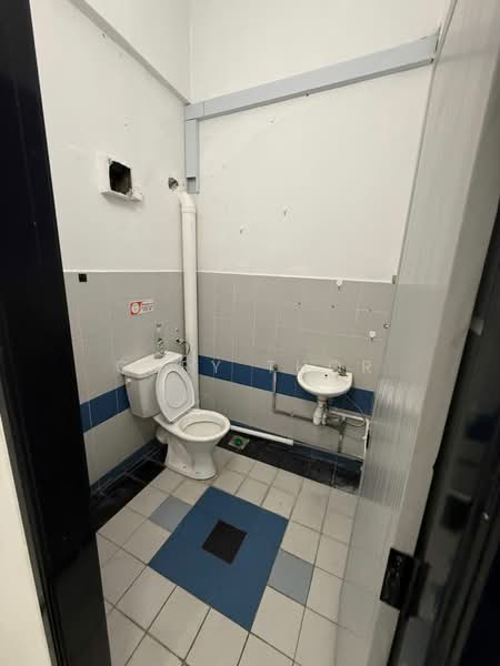 Shop / Office for Rent in Bayan Lepas (Penang) - Gary Thor - Bathroom - PropertyGuru.com.my