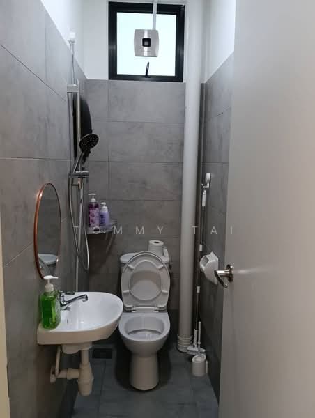 Shop / Office for Rent in Taman Pelangi (Johor Bahru) - Tommy Tai - Bathroom - PropertyGuru.com.my