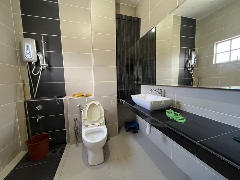Rumah Teres untuk Dijual di Batu 9 (Cheras) - Vincent Tian - Bathroom - PropertyGuru.com.my