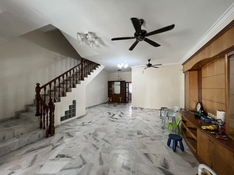 Rumah Teres untuk Dijual di Batu 9 (Cheras) - Vincent Tian - Living Room - PropertyGuru.com.my