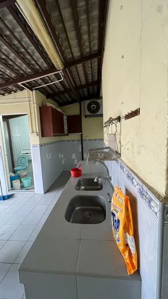 2-storey Terraced House for Rent in Taman Bukit Permai (Kajang) - Muhammad Faiz - Kitchen - PropertyGuru.com.my