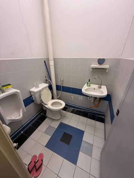 Shop / Office for Rent in Bayan Lepas (Penang) - Gary Thor - Bathroom - PropertyGuru.com.my