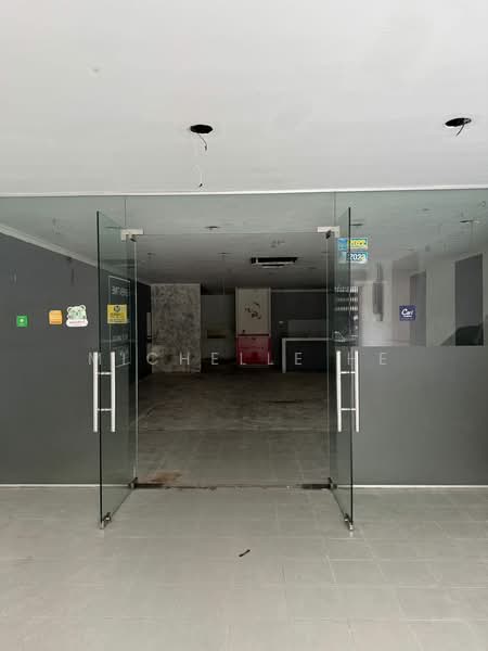 Shop / Office for Rent in Taman Molek (Johor Bahru) - Michelle He - Entrance - PropertyGuru.com.my