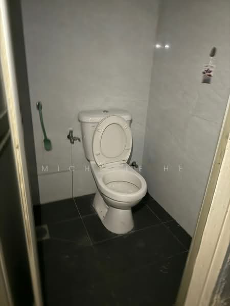 Shop / Office for Rent in Taman Molek (Johor Bahru) - Michelle He - Bathroom - PropertyGuru.com.my