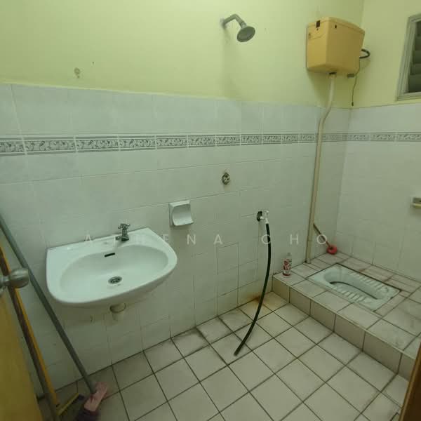 2-storey Terraced House for Sale in Nilai (Negeri Sembilan) - Athena Cho - Bathroom - PropertyGuru.com.my