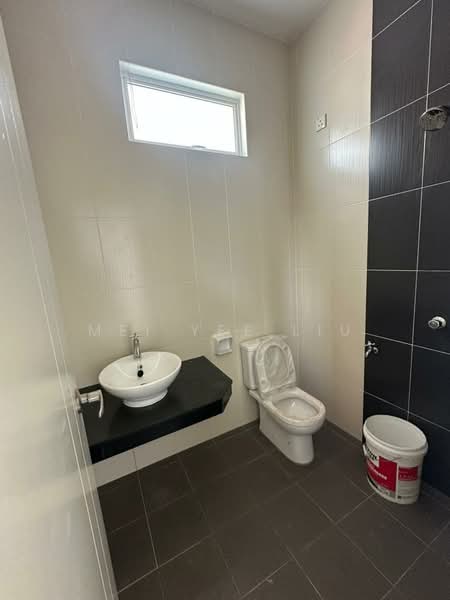 Taman Bukit Baru untuk Untuk Dijual - RM 1,466,980, Mac 2026 - Bathroom - PropertyGuru.com.my