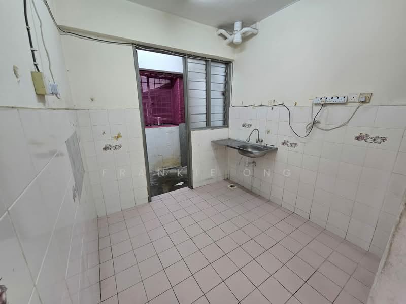 Tasik Heights Apartment untuk Untuk Disewa - RM 1,100 /bulan, Mac 2026 - Kitchen - PropertyGuru.com.my