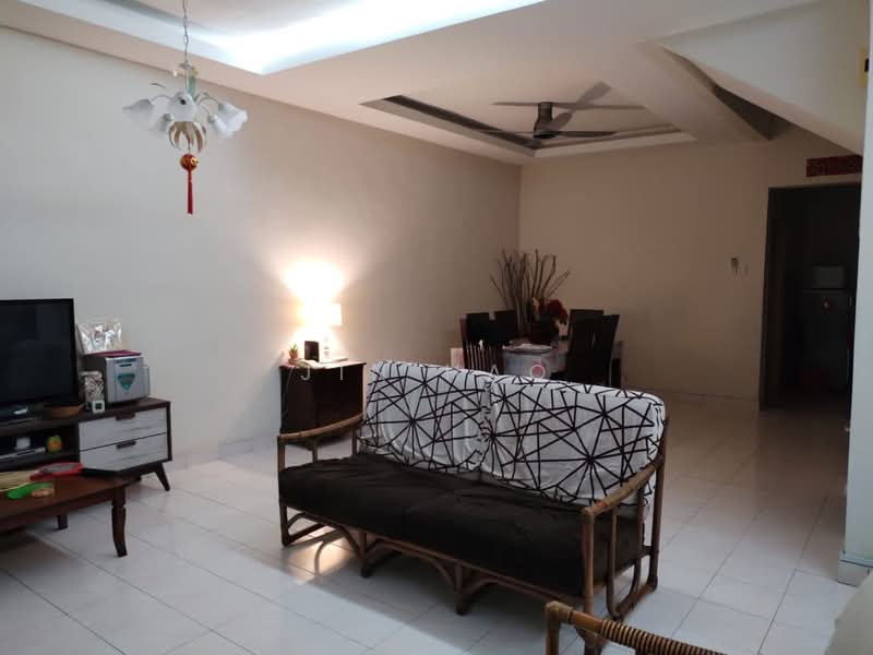 2-storey Terraced House for Rent in Shah Alam (Selangor) - Jin Hao - Living Room - PropertyGuru.com.my