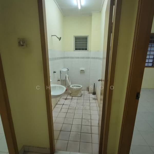 2-storey Terraced House for Sale in Nilai (Negeri Sembilan) - Chrix Soo - Bathroom - PropertyGuru.com.my