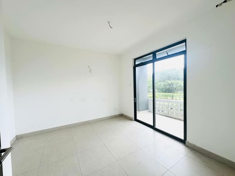 3-storey Terraced House for Sale in Cyberjaya (Selangor) - Amir Abas - Balcony - PropertyGuru.com.my