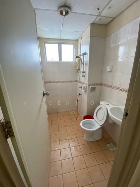 Apartment for Rent at Nusa Perdana Apartment - Vincent Ong - Bathroom - PropertyGuru.com.my