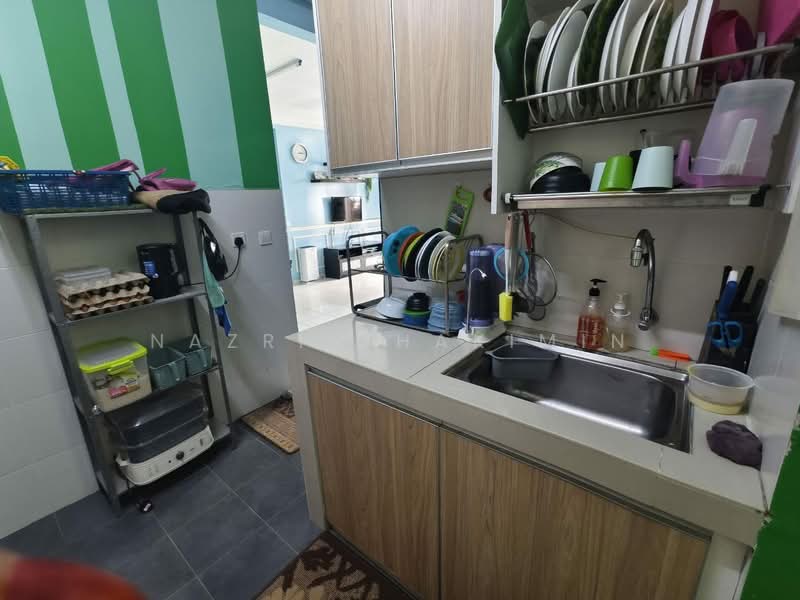 Residensi Laguna Biru 2 untuk Untuk Disewa - RM 1,200 /bulan, Mac 2026 - Kitchen - PropertyGuru.com.my