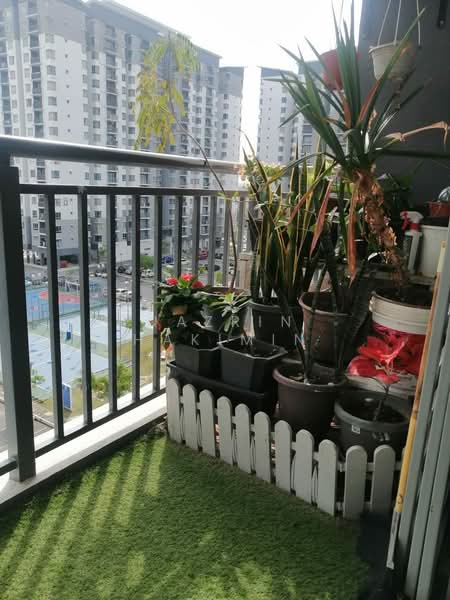 Residensi Laguna Biru 2 untuk Untuk Disewa - RM 1,200 /bulan, Mac 2026 - Balcony - PropertyGuru.com.my