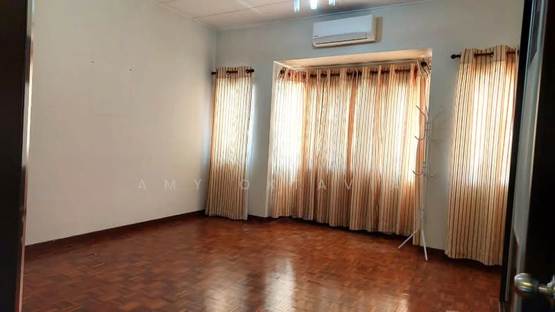 2-storey Terraced House for Sale in Taman Kelana Idaman (Ara Damansara) - Amy Oktavia - Living Room - PropertyGuru.com.my