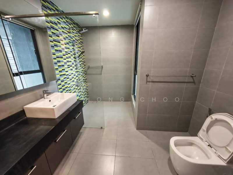 Service Residence for Sale at The Leafz @ Dedaun - Vui Hong Choo - Bathroom - PropertyGuru.com.my