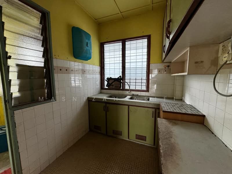 Rose Apartment untuk Untuk Dijual - RM 200,000, Mac 2026 - Kitchen - PropertyGuru.com.my