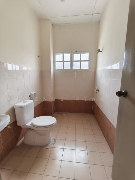 Taman Aman Putra untuk Untuk Dijual - RM 485,000, Mac 2026 - Bathroom - PropertyGuru.com.my
