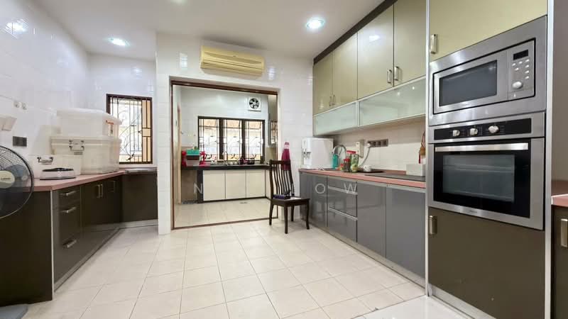 3-storey Terraced House for Sale in Batu Caves (Selangor) - Nic Low - Kitchen - PropertyGuru.com.my