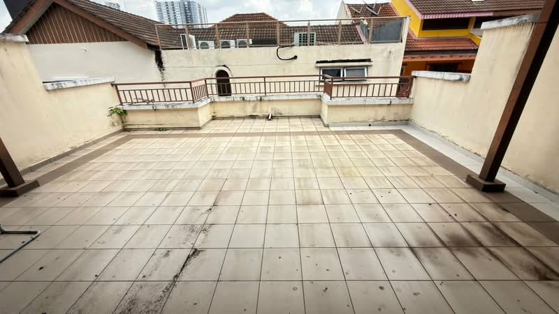 3-storey Terraced House for Sale in Batu Caves (Selangor) - Nic Low - Exterior - PropertyGuru.com.my