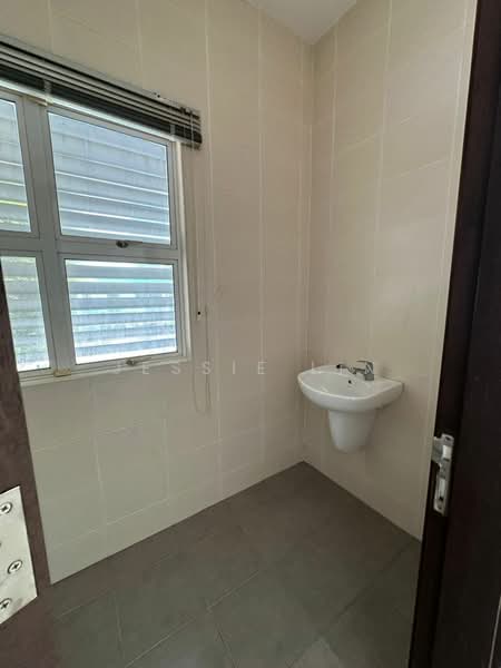 Semi-Detached House for Sale in Jalan Klang Lama (Old Klang Road) (Kuala Lumpur) - Jessie Lin - Bathroom - PropertyGuru.com.my