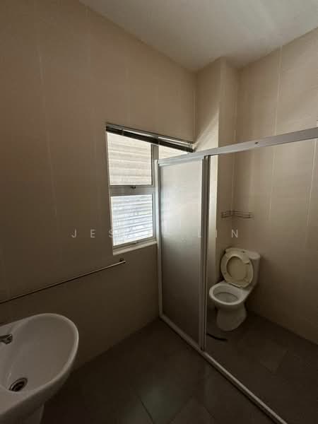 Semi-Detached House for Sale in Jalan Klang Lama (Old Klang Road) (Kuala Lumpur) - Jessie Lin - Bathroom - PropertyGuru.com.my