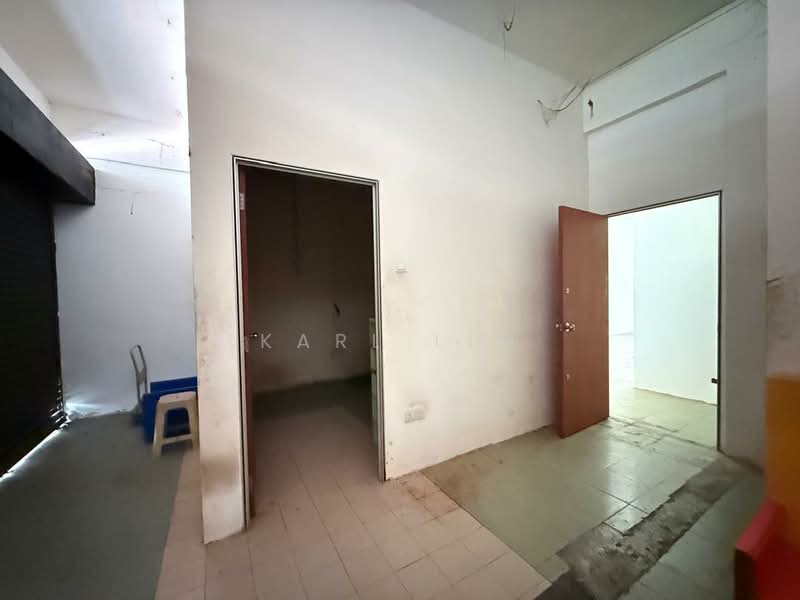 Shop for Rent in Taman Daya (Johor Bahru) - Karl Lim - Interior - PropertyGuru.com.my