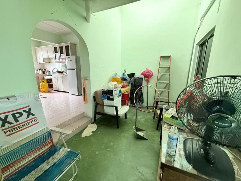 Flat Taman Ungku Tun Aminah untuk Untuk Dijual - RM 520,000, Mac 2026 - Kitchen - PropertyGuru.com.my