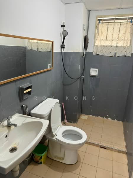 Apartment for Rent at Sri Pinang Apartment - Roy Kong - Bathroom - PropertyGuru.com.my