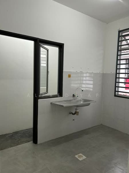 Sierra Perdana @ Townhouse untuk Untuk Disewa - RM 1,500 /bulan, Mac 2026 - Kitchen - PropertyGuru.com.my