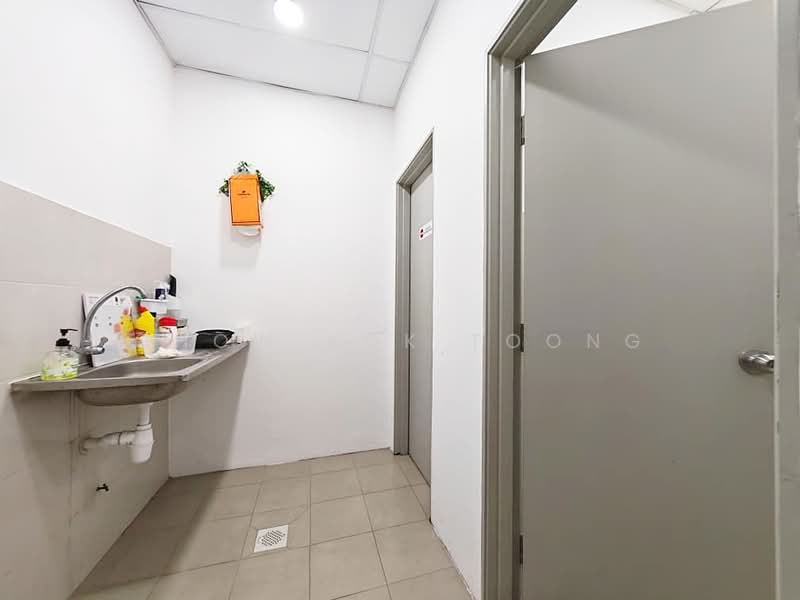 Retail Space for Sale in Bandar Saujana Putra (Tanjong Duabelas) - Chow Kok Toong - Interior - PropertyGuru.com.my