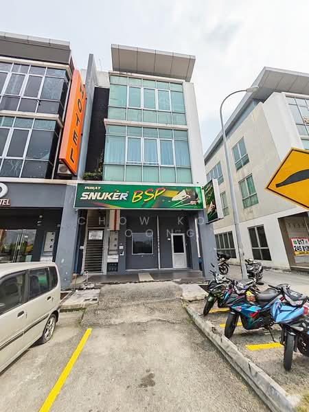 Retail Space for Sale in Bandar Saujana Putra (Tanjong Duabelas) - Chow Kok Toong - Exterior - PropertyGuru.com.my