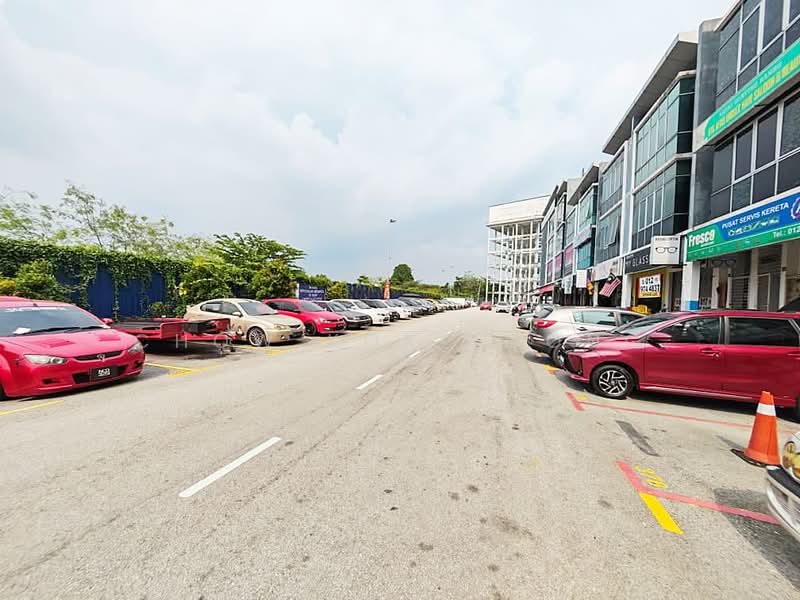 Retail Space for Sale in Bandar Saujana Putra (Tanjong Duabelas) - Chow Kok Toong - Exterior - PropertyGuru.com.my
