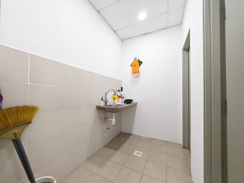 Retail Space for Sale in Bandar Saujana Putra (Tanjong Duabelas) - Chow Kok Toong - Interior - PropertyGuru.com.my