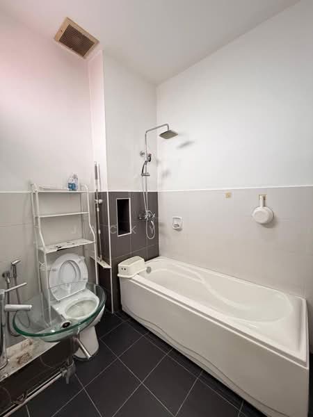 Setia Tropika untuk Untuk Disewa - RM 3,000 /bulan, Mac 2026 - Bathroom - PropertyGuru.com.my