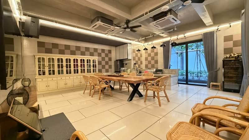Double Storey Custom-Built Cluster House at Panchor Permai, Nibong Tebal untuk Untuk Dijual - RM 4,500,000, Mac 2026 - Dining Room - PropertyGuru.com.my