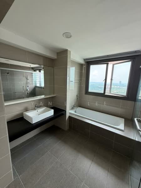 Iskandar Residences untuk Untuk Disewa - RM 2,500 /bulan, Mac 2026 - Bathroom - PropertyGuru.com.my