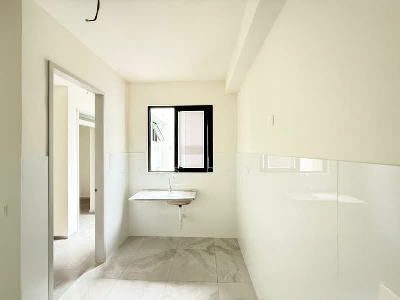 2.5-storey Terraced House for Sale in Taman Bukit Serdang (Seri Kembangan) - Jess Chyi - PropertyGuru.com.my