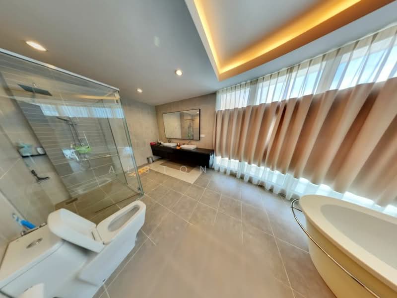 Condominium for Sale at Gurney Paragon - Alston Loh - Bathroom - PropertyGuru.com.my