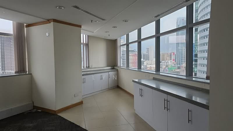 Office for Rent in KL City Centre (Kuala Lumpur) - Lyn . - View - PropertyGuru.com.my