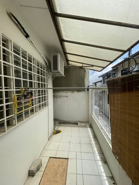 2-storey Terraced House for Sale in Usj 2 (Subang Jaya) - Joyce Kok - Balcony - PropertyGuru.com.my