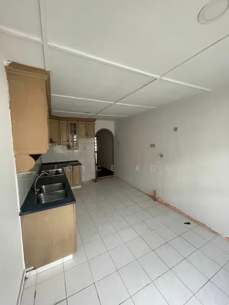 2-storey Terraced House for Sale in Usj 2 (Subang Jaya) - Joyce Kok - Kitchen - PropertyGuru.com.my