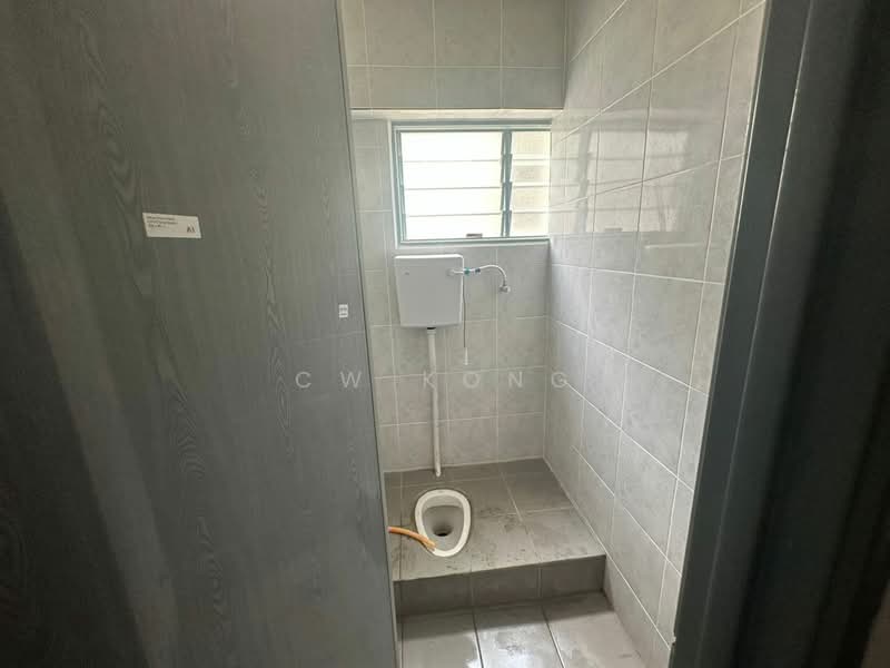 Warehouse for Rent in Kampung Baru Sungai Buloh (Sungai Buloh) - CW Kong - Bathroom - PropertyGuru.com.my