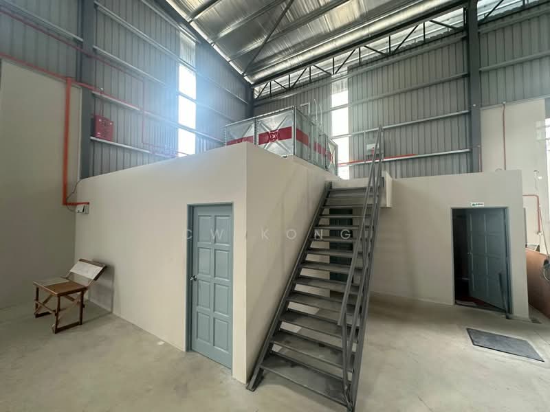 Warehouse for Rent in Kampung Baru Sungai Buloh (Sungai Buloh) - CW Kong - Interior - PropertyGuru.com.my