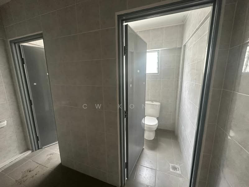 Warehouse for Rent in Kampung Baru Sungai Buloh (Sungai Buloh) - CW Kong - Bathroom - PropertyGuru.com.my