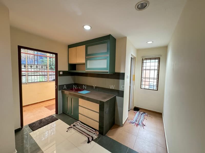 Taman Bukit Rawang Jaya untuk Untuk Dijual - RM 720,000, Mac 2026 - Kitchen - PropertyGuru.com.my
