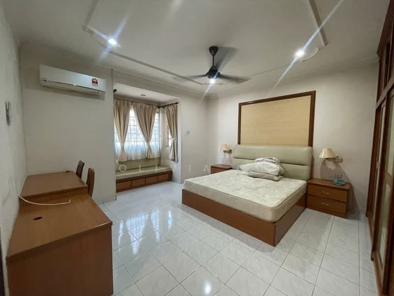 Taman Bukit Kepayang untuk Untuk Disewa - RM 2,200 /bulan, Mac 2026 - Bedroom - PropertyGuru.com.my
