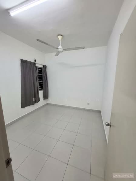 Pangsapuri Akasia (Bandar Botanic) untuk Untuk Disewa - RM 1,100 /bulan, Mac 2026 - Interior - PropertyGuru.com.my