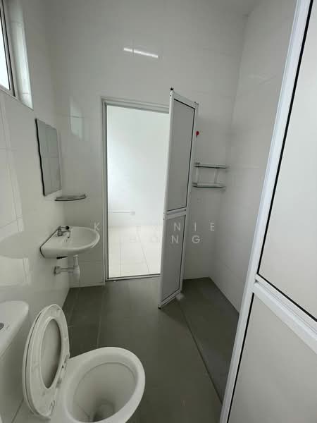 2-storey Terraced House for Sale in Kajang (Selangor) - Kweenie Chong - Bathroom - PropertyGuru.com.my