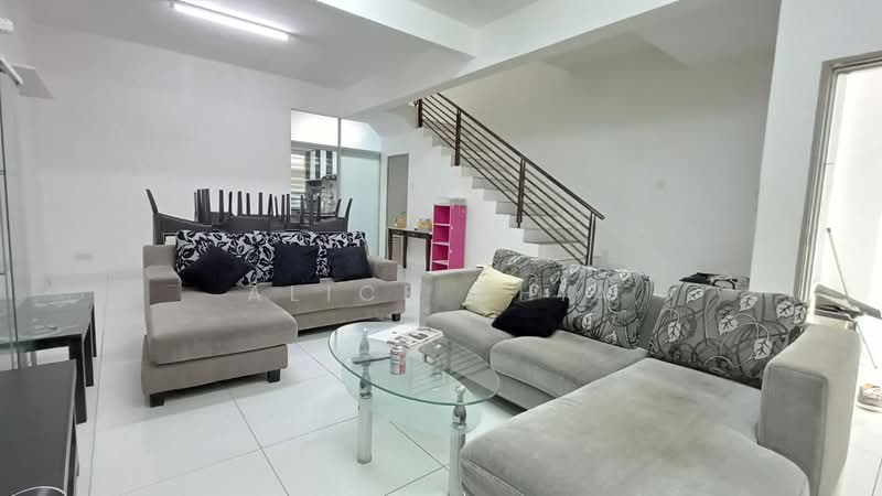 Taman Bestari Indah untuk Untuk Dijual - RM 760,000, Mac 2026 - Living Room - PropertyGuru.com.my