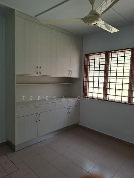 Spacious 2+!r2b partially furnished house at ss5, Kelana Jaya PJ untuk Untuk Disewa - RM 2,800 /bulan, Mac 2026 - Interior - PropertyGuru.com.my